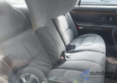 1998 Oldsmobile Eighty-Eight Ls z USA, uszkodzony, nr VIN 1G3HN52KXW4850302